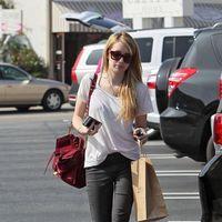 Emma Roberts shops at the Brentwood Country Mart | Picture 107301